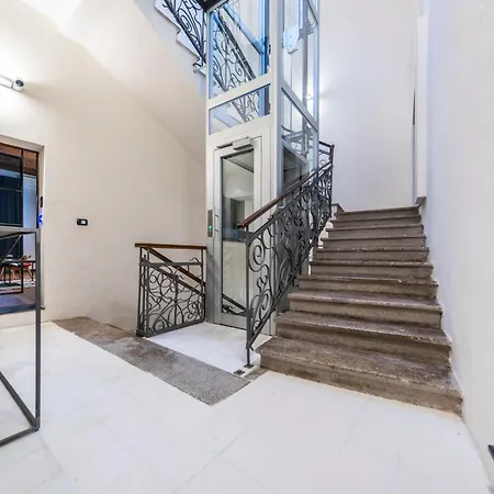 Deluxe In Palazzo Storico - Centro - Alghero Apartment *