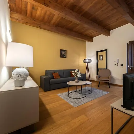 Deluxe In Palazzo Storico - Centro - Alghero Apartment *